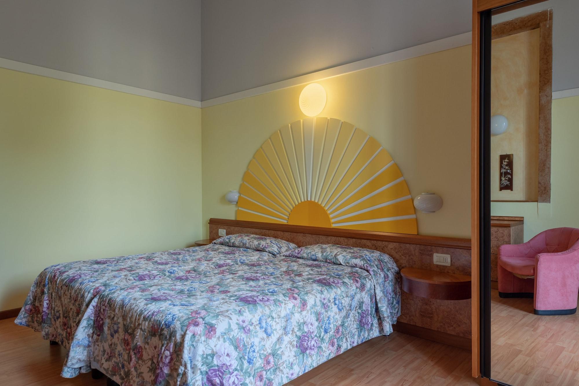 Park Hotel Jolanda Сан-Дзено-ді-Монтанья Екстер'єр фото