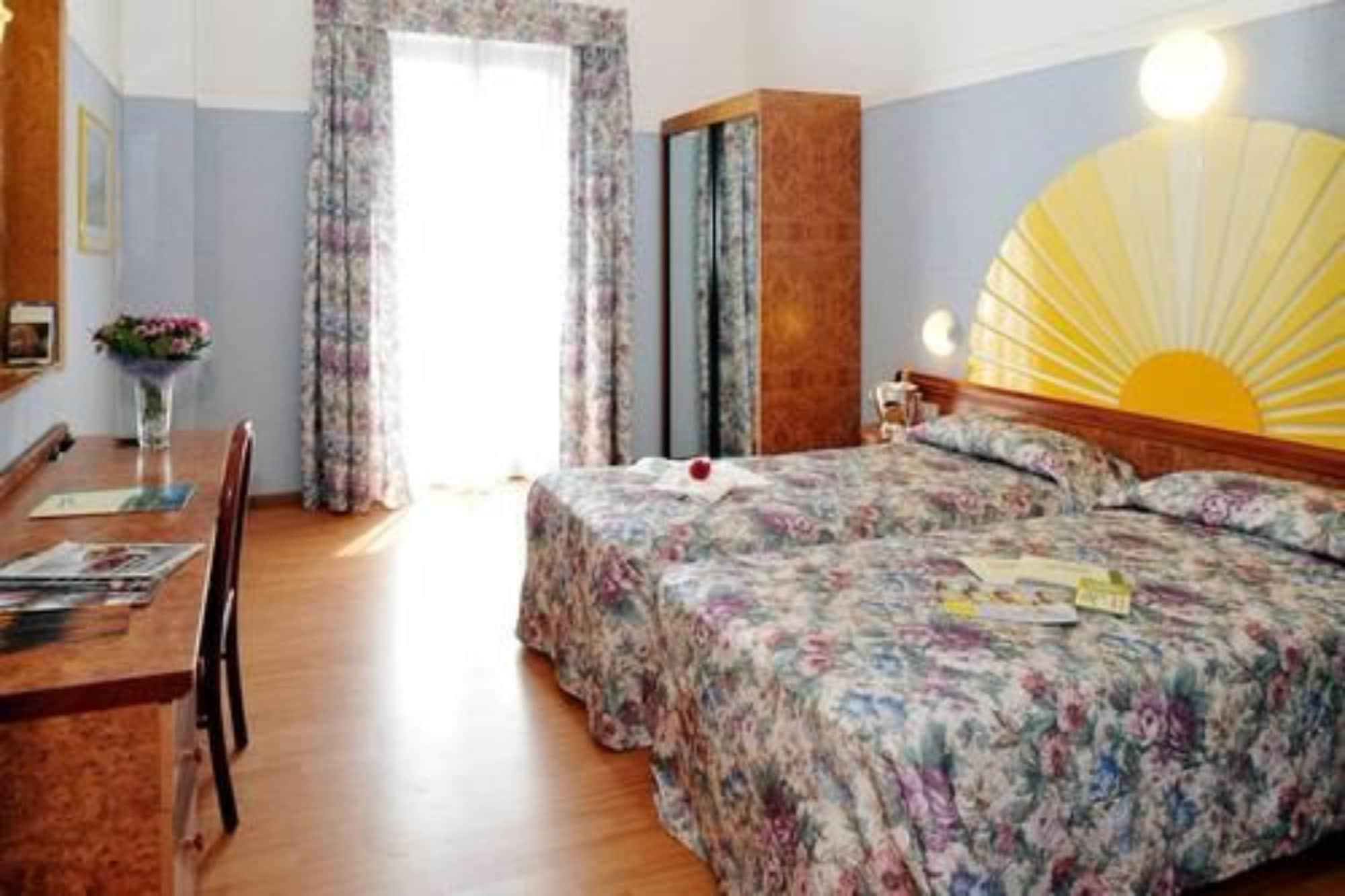 Park Hotel Jolanda Сан-Дзено-ді-Монтанья Екстер'єр фото